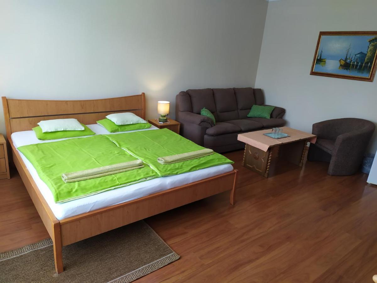 Szilvia Panzio Gyomaendrod B&B 외부 사진